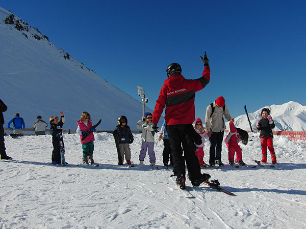 Ski-Ride-Snowboard-New-Zealand-FAMILY-nz